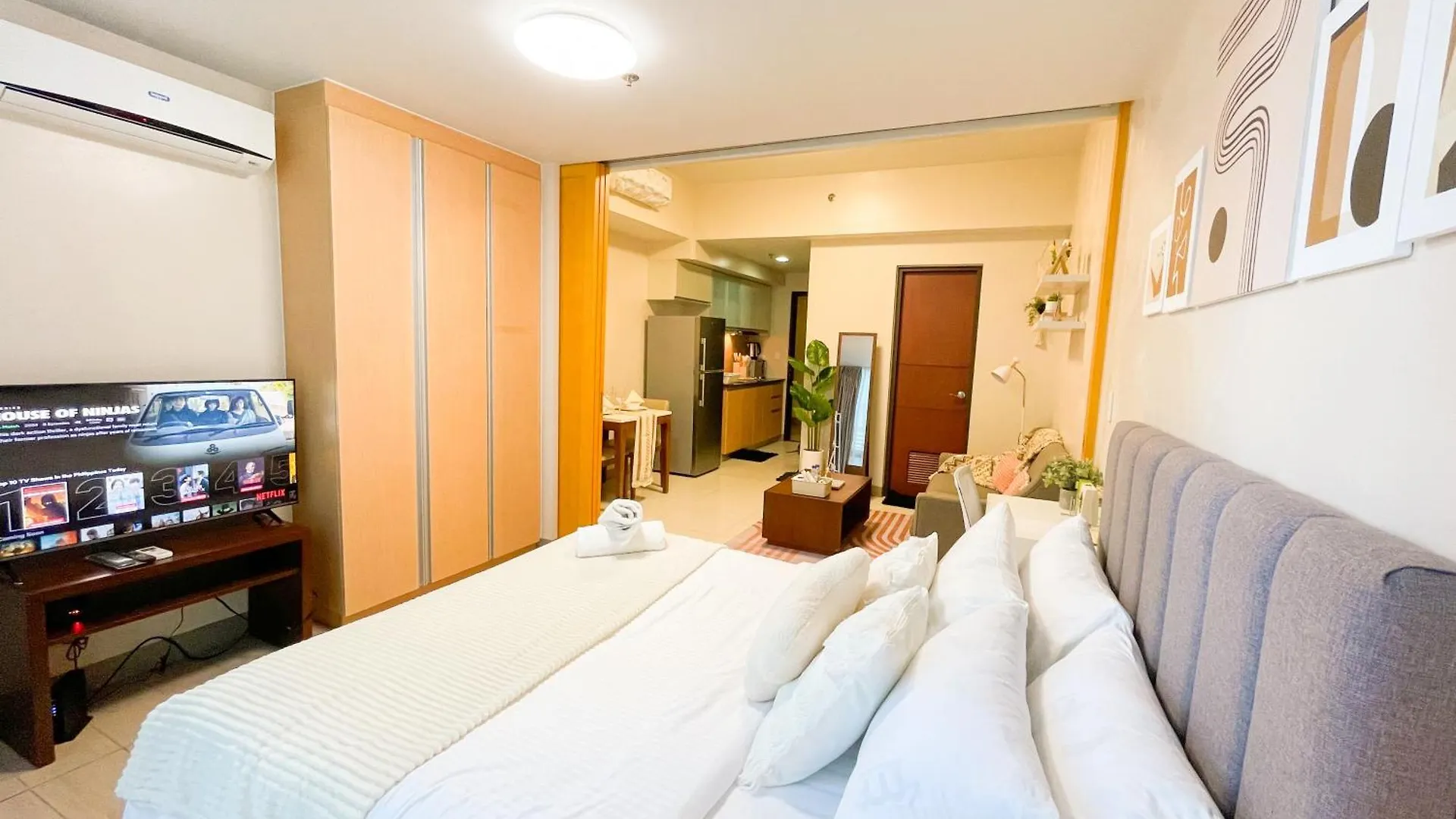 Luxury Bgc Condo, Steps To Uptown Mall #Oursw31I Manila 0*,  Philippines