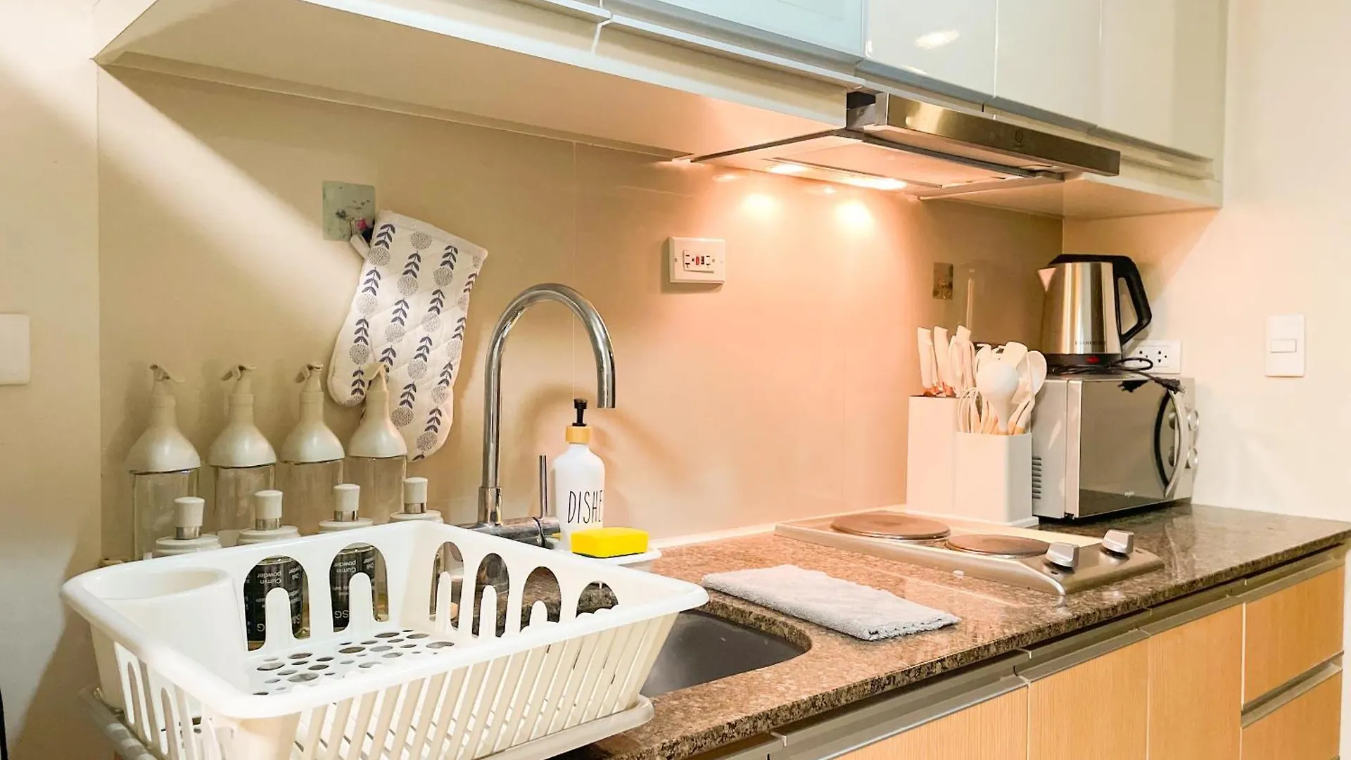 Holiday home Luxury Bgc Condo, Steps To Uptown Mall #Oursw31I Manila