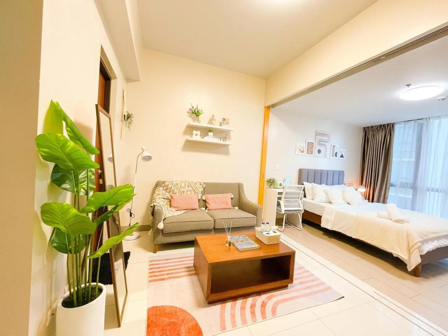 Luxury Bgc Condo, Steps To Uptown Mall #Oursw31I Manila